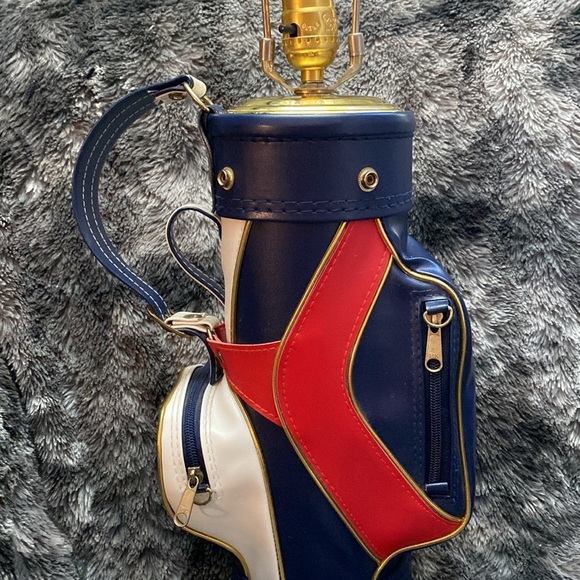 Vintage 1970's Red White Blue Golf Club Bag Table Lamp - Picture 2 of 16